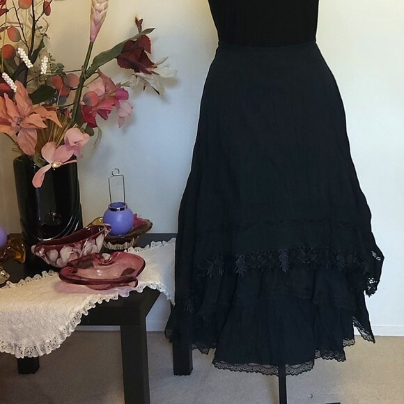 NWT Women Black 3-Layers of Tiered Ruffle Lace Design Midi Skirt L 12 - Picture 10 of 11